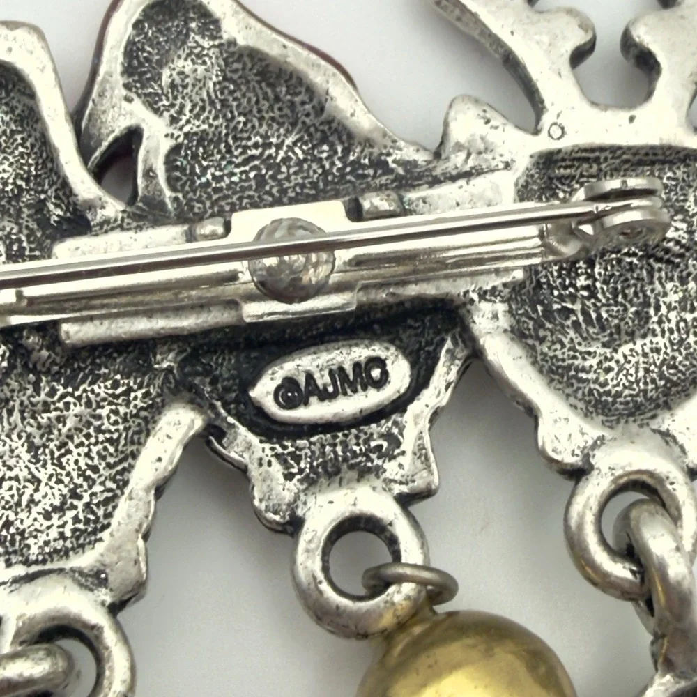 AJMC Christmas Cat Brooch Dangle Charms Santa Reindeer Snowman Pin Bell